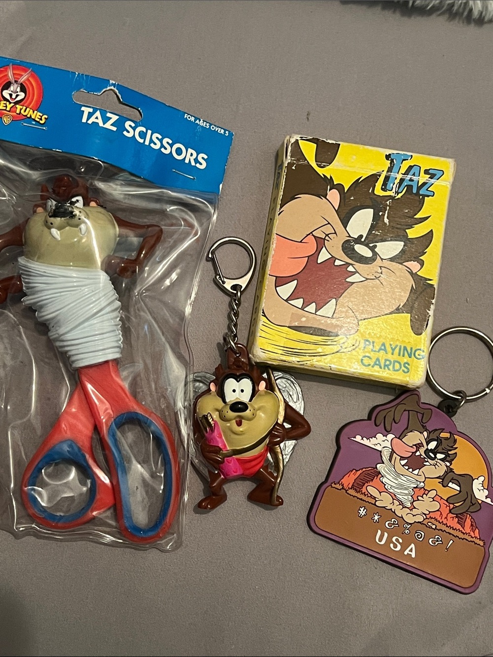 Vintage 90s Taz Looney Tunes Collector Lot Keychains Scissors Playing Cards